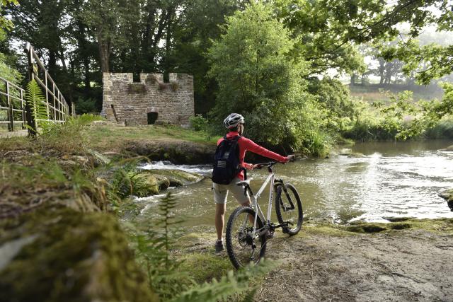 VTT près de la rivière la Colmont