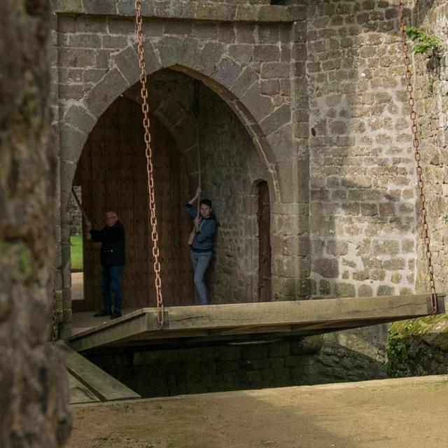 Pont-levis au Château de Lassay - Lassay-les-Châteaux