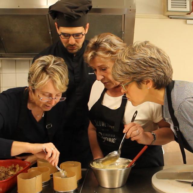 Atelier Cuisine Le Beyel Origne Preparation Soufflet Au Fromage D Entrammes