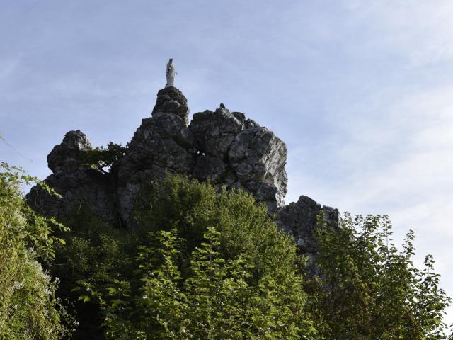 Rocher de la Vierge à Chailland