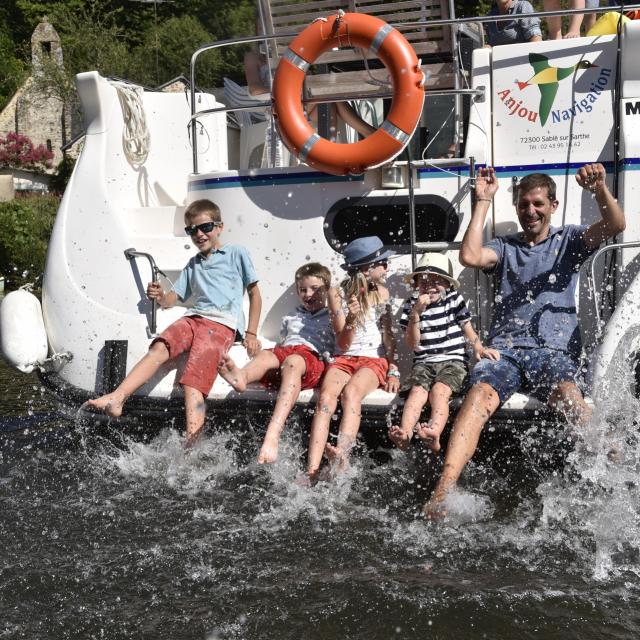 Croisiere en Bateau Habitable sur la rivière la Mayenne