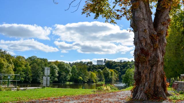 Ecluse de la Benatre à Origné - Vallée de la Mayenne