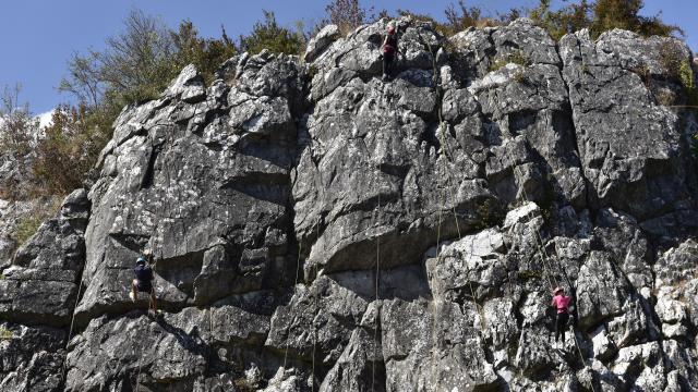 Escalade Sur Le Site Des Vallees Des Grottes De Saulges