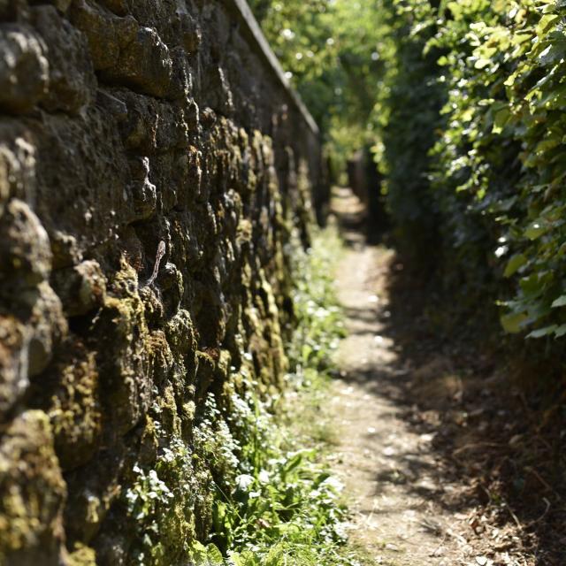 Ruelle Lassay Les Chateaux