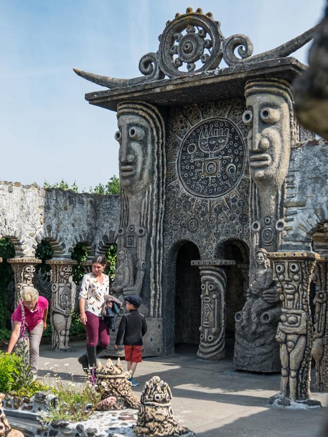 Musee Robert Tatin - La Porte des Meditations