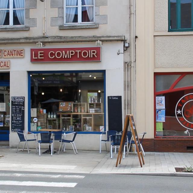 Le Comptoir - Pre en Pail - Vitrine