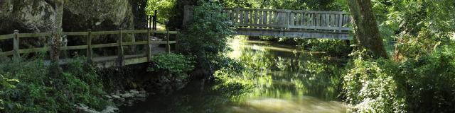 Riviere de l'Erve Saulges Pont Vallee des Grottes de Saulges