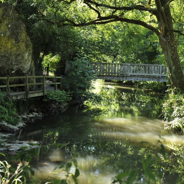 Riviere de l'Erve Saulges Pont Vallee des Grottes de Saulges