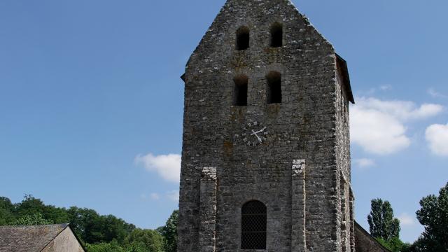 Eglise Romane - Saint Pierre Sur Erve