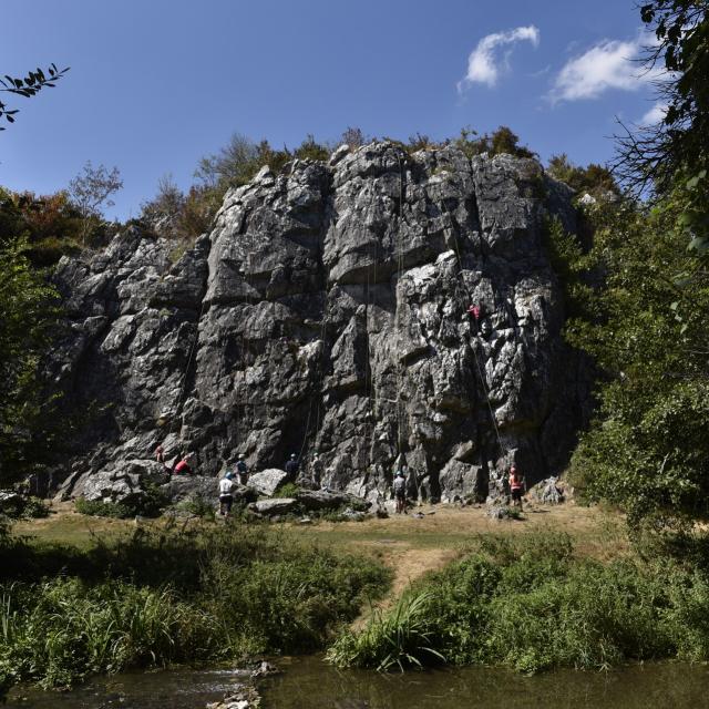 Escalade Sur Le Site Des Vallees Des Grottes De Saulges