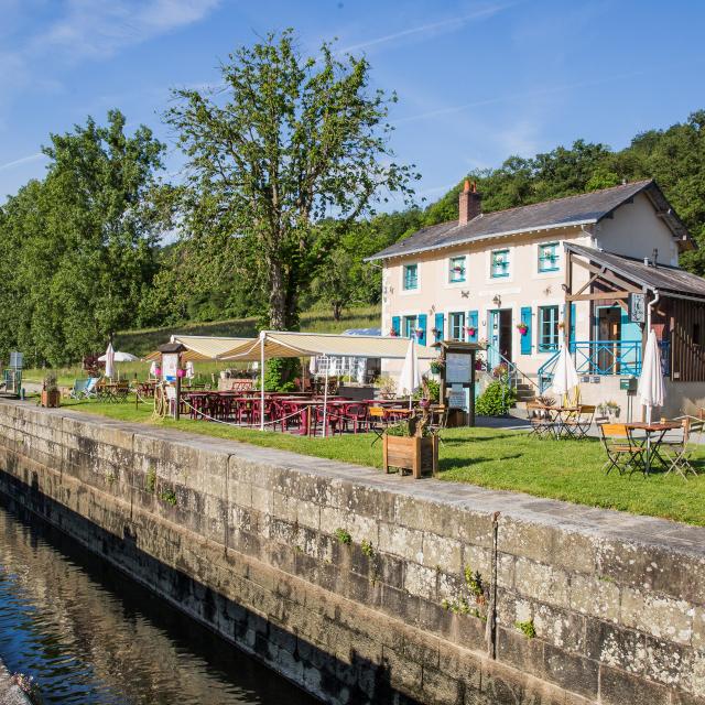 Maison Eclusiere La benatre Mayenne (riviere) - Le Beyel