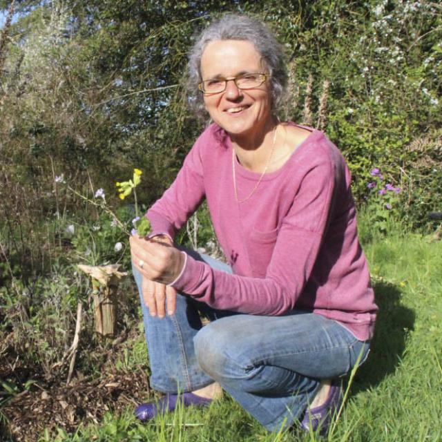 Portrait Marie Cloteau A La Rencontre Des Plantes