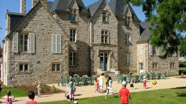 Château du bourg - Saint Denis de Gastines