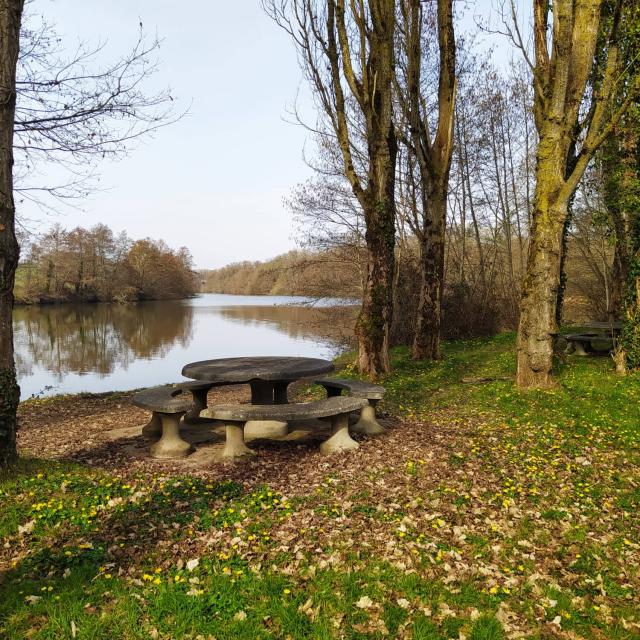 Aire De Pique Nique La Monnerie Saint Loup Du Gast