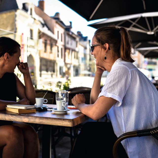 Terrasse Bar Restaurant Cp Pascal Beltrami Mayenne Tourisme 1920px