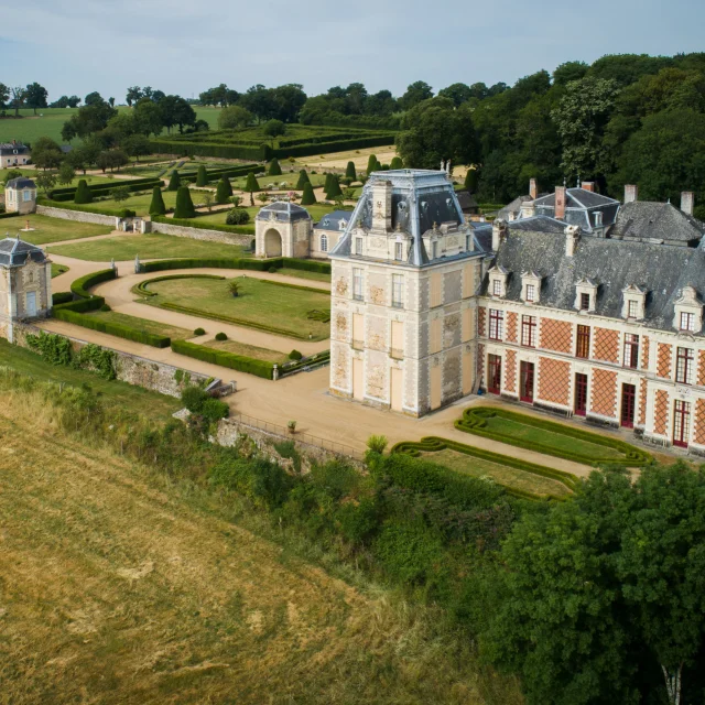 Chateau De La Rongere Saint Sulpice Cp Pascal Beltrami Mayenne Tourisme 1920px (1)