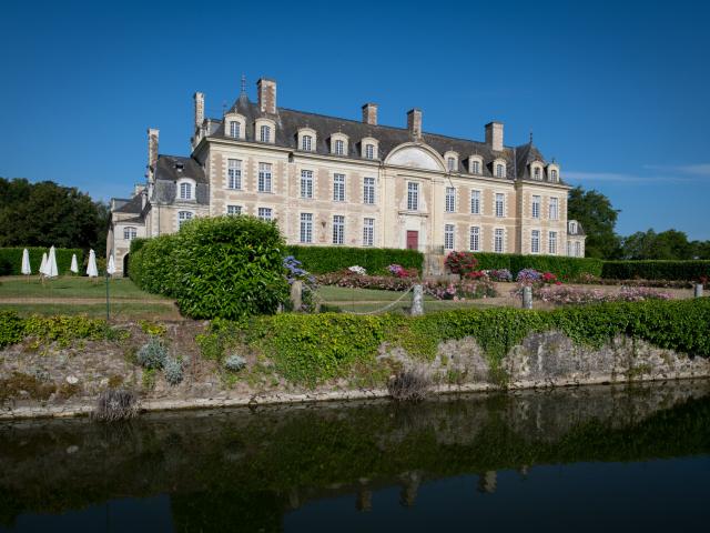 Chateau De Magnanne Menil Cp Pascal Beltrami Mayenne Tourisme 1920px