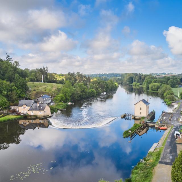 Ecluse De Neuville La Mayenne (riviere) Saint Sulpice Cp Alexandre Lamoureux 1920px