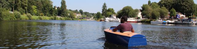 Miniboat sur la Mayenne