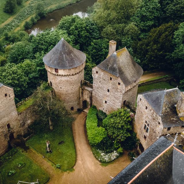 Chateau De Lassay Lassay Les Chateaux Cp French Wanderers