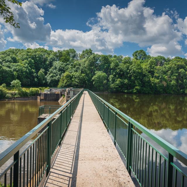 Barrage au Lac de Haute Mayenne