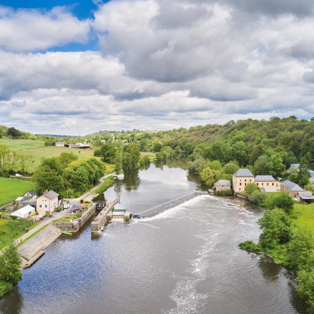 Ecluse De La Benatre La Mayenne (riviere) Origne Cp Alexandre Lamoureux Mayenne Tourisme