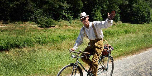 Velo Agglo Retro 2017 Cp Pascal Beltrami Mayenne Tourisme 1920px (1)