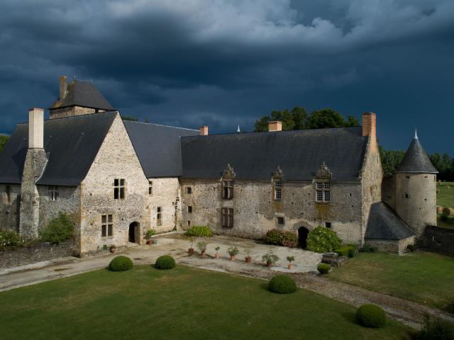 Château De La Grande Courbe à Brée©pascal Beltrami