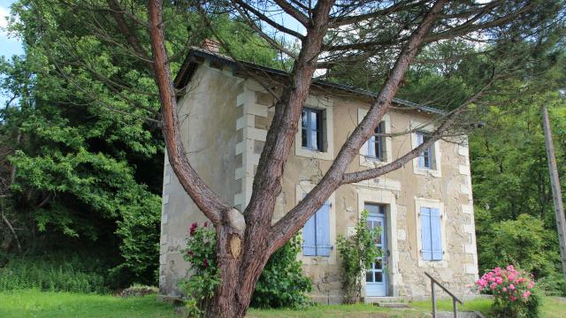 Maison Eclusiere De La Fourmondiere Sace Cp Mayenne Tourisme 1920px