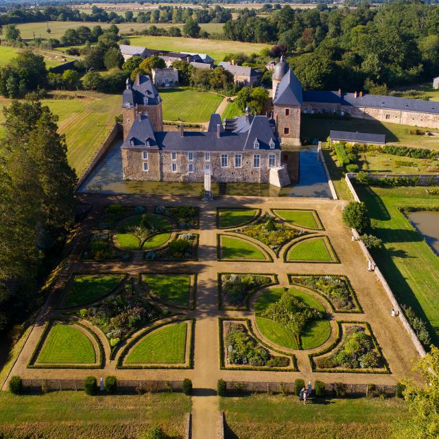 Chateau Des Arcis A Meslay Du Maine Meslay Du Maine Cp Pascal Beltrami Mayenne Tourisme 1920px