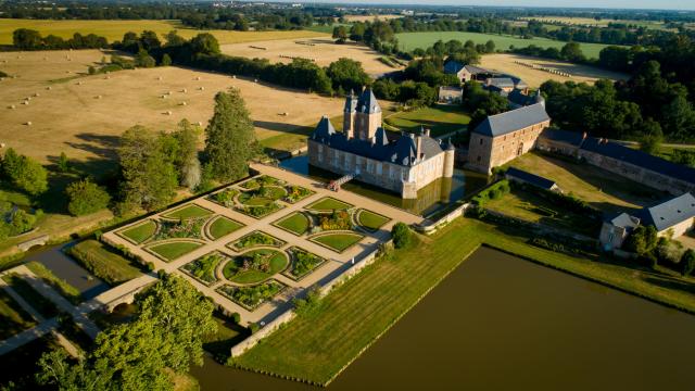 Chateau Des Arcis Meslay Du Maine Cp Pascal Beltrami Mayenne Tourisme 1920px (1)