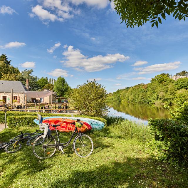 Menil-La_Mayenne_riviere_Menil-CP-Alexandre_Lamoureux_-_Mayenne_Tourisme-1920px1.jpg