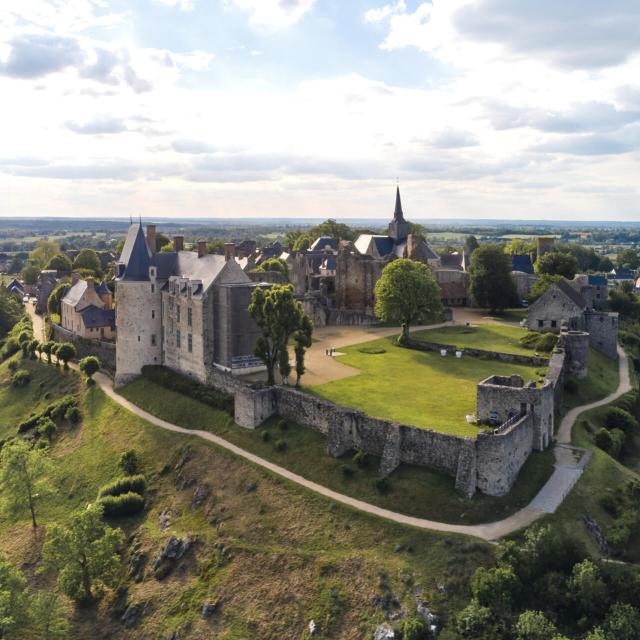 Sainte-Suzanne-CP-Alexandre_Lamoureux_-_Mayenne_Tourisme-7050-1920px.jpg